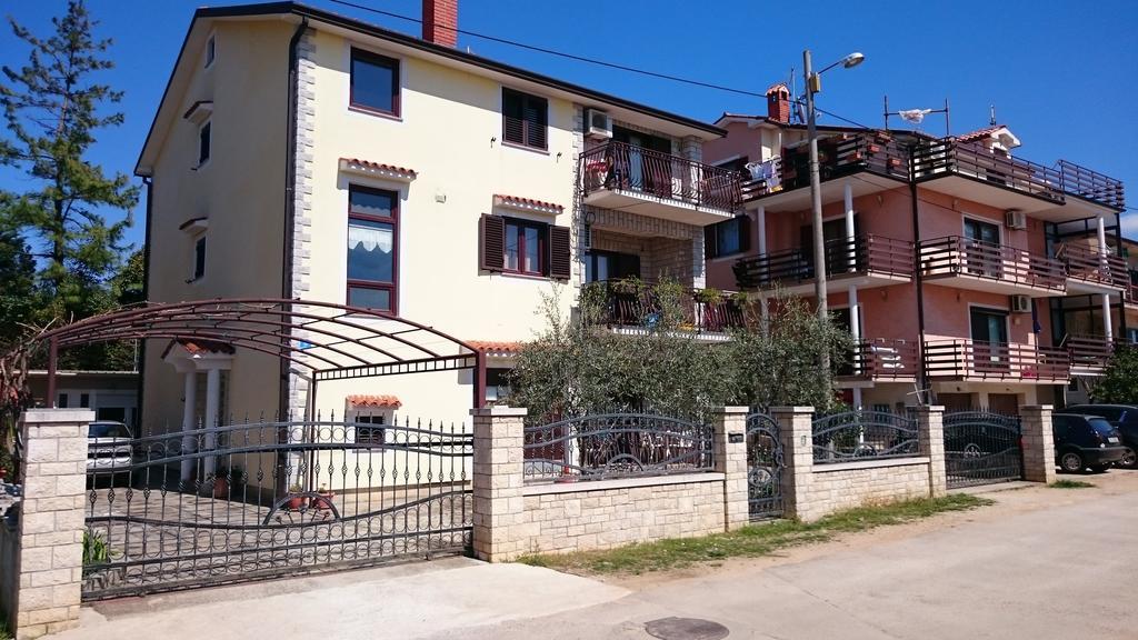 Apartments Ruza Umag Exterior photo