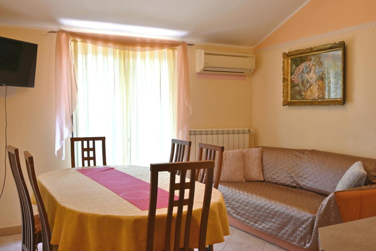 Apartments Ruza Umag Exterior photo